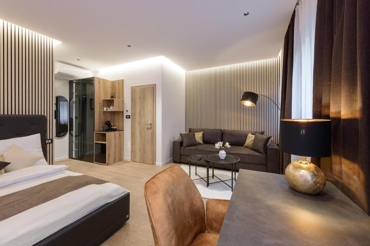 Aparthotel Royal Suite, *